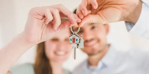 Mortgage Rates Just Fell for the 5th Week (Is It Time to Buy?)